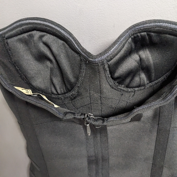 Bodycon black dress - Picture 2 of 5